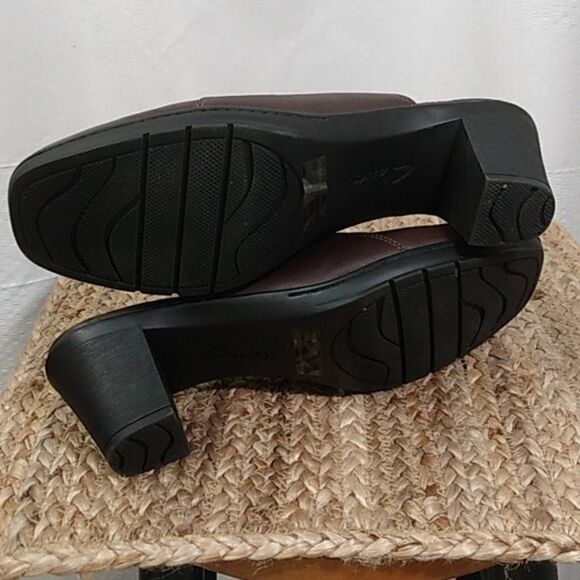 CLARKS BENDABLES BROWN LEATHER SLIP-ON CLOGS 11M - Picture 7 of 9